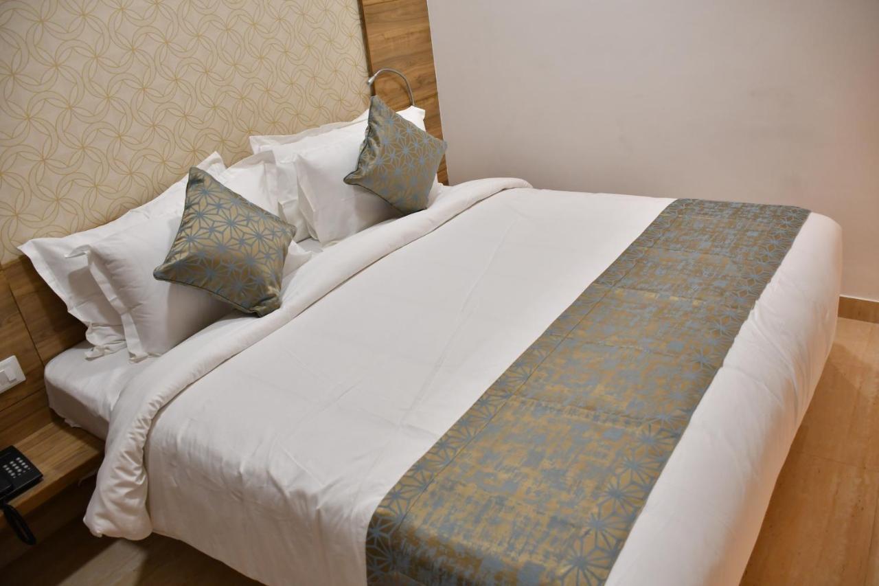 Hotel Adhikrishna Arcade Erode Zewnętrze zdjęcie